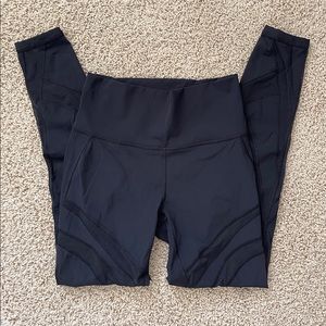 Sz 6 Lululemon high rise leggings w/ sheer cutouts
